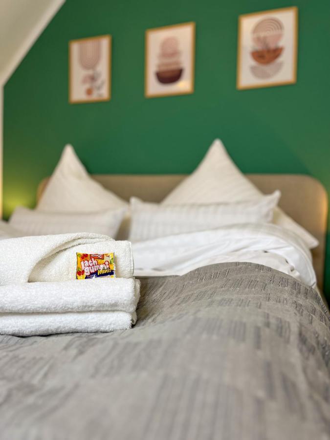 Home Inn Apartments - 202 Минден Екстериор снимка